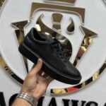 حذاء كاجوال جلد "Pull & Bear" - ألوان (أسود / أبيض)